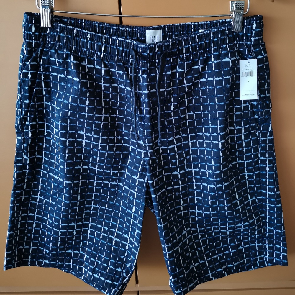GAP Factory - 9" Easy Print Shorts with Washwell - NWT (S)